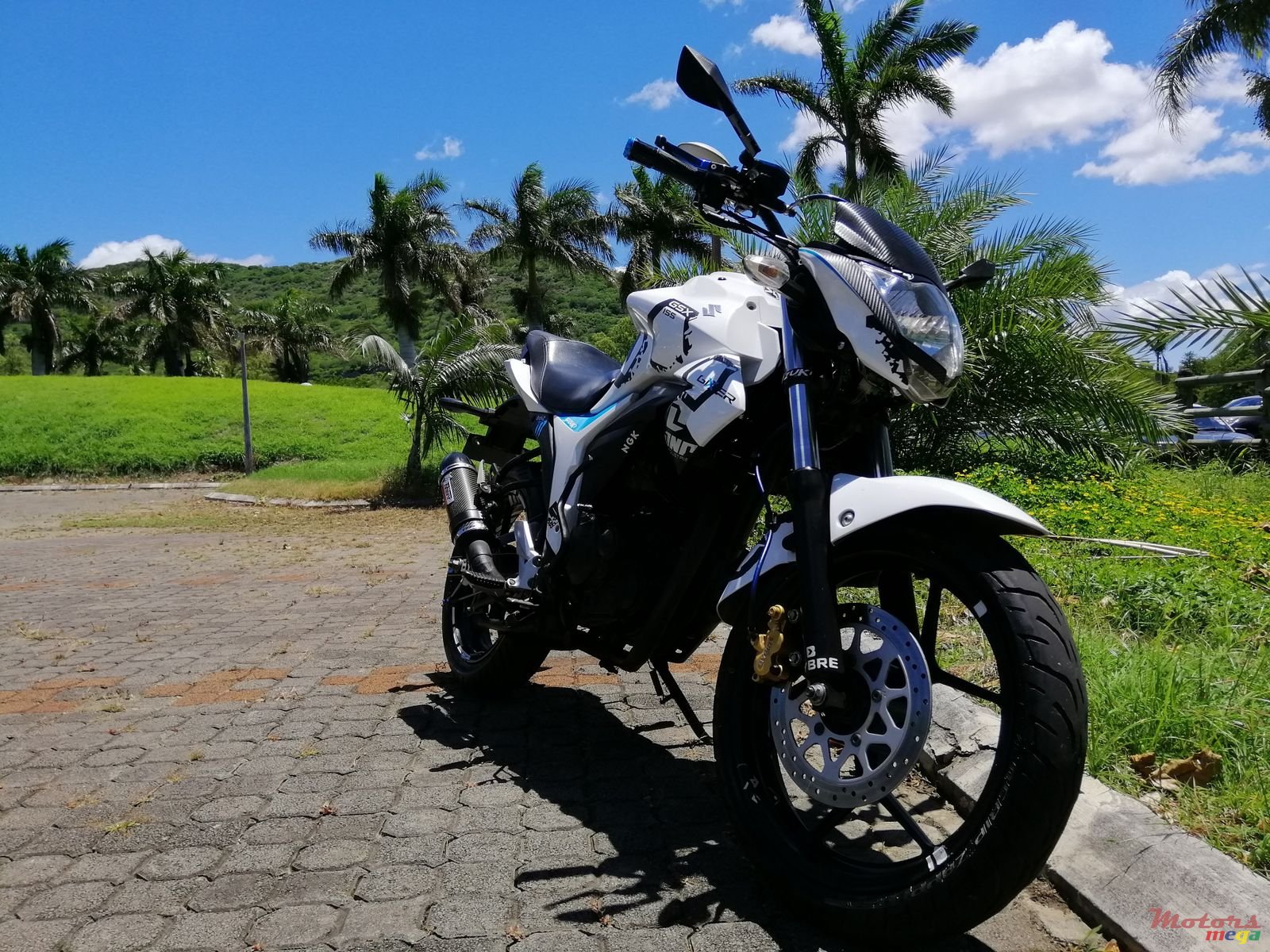 2016' Suzuki photo #2