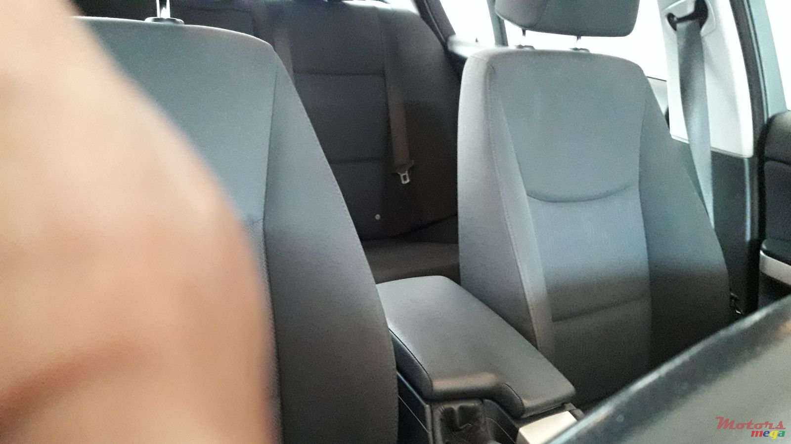 2008' BMW 318 photo #6