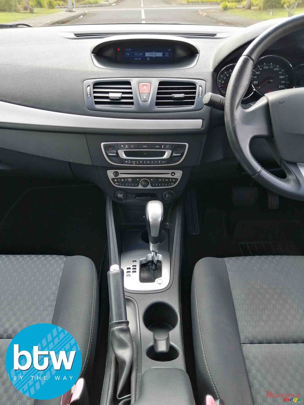 2012' Renault Fluence Automatic photo #5