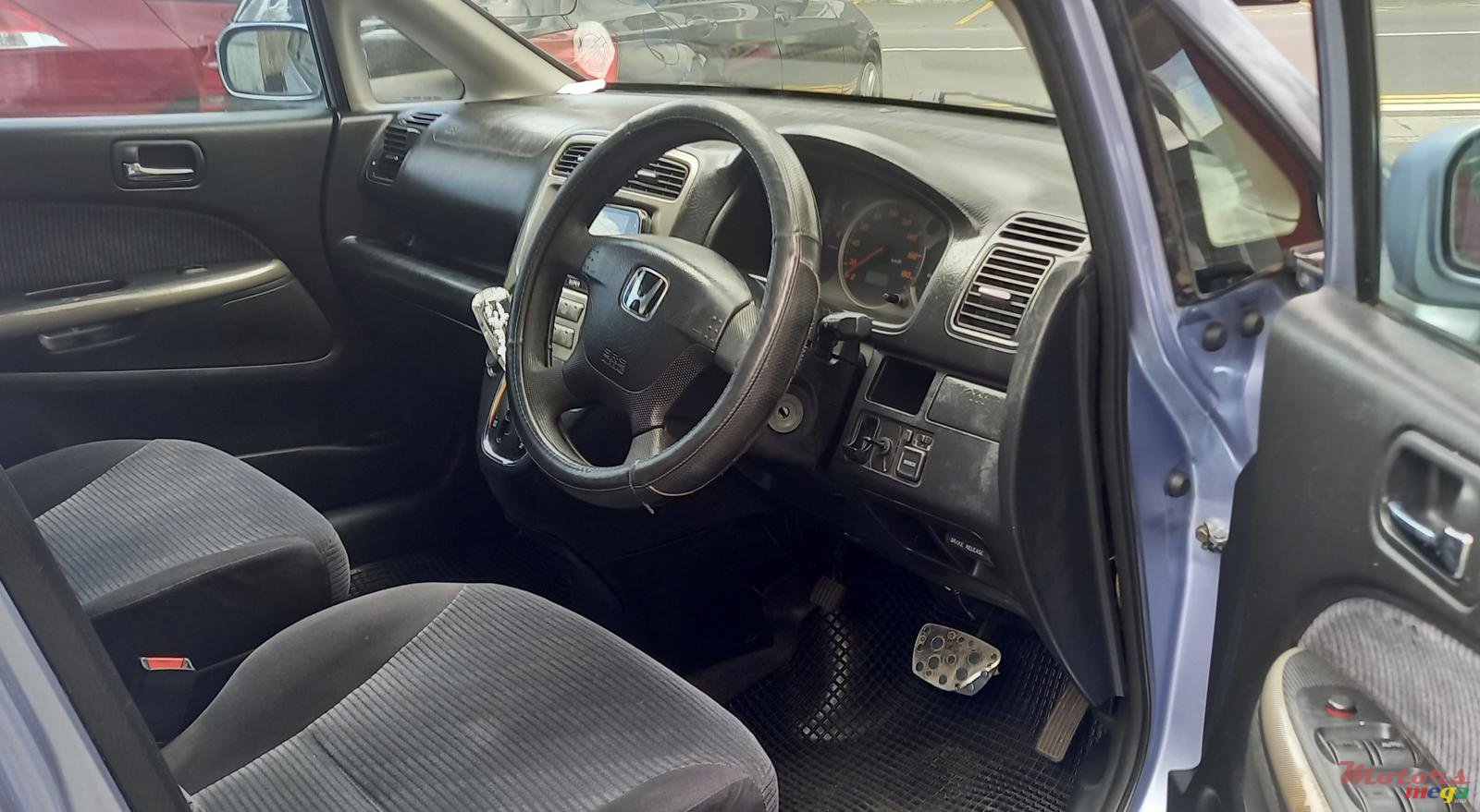 2002' Honda Stream photo #5