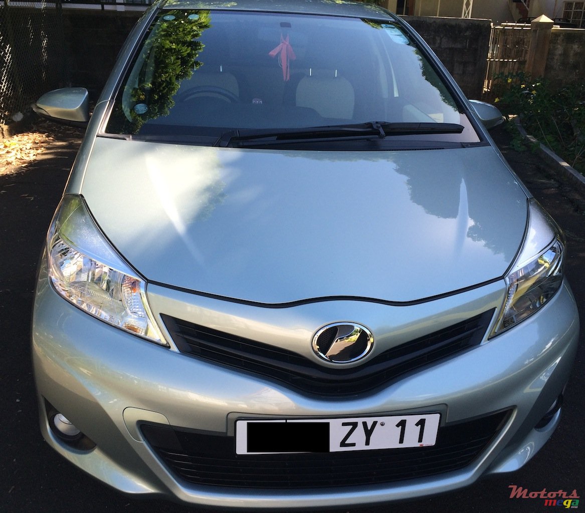 2011' Toyota Vitz photo #1