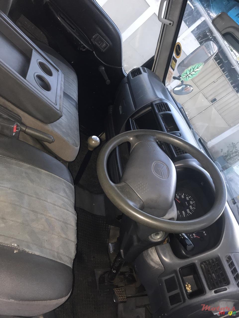 2001' Mazda Bongo photo #4