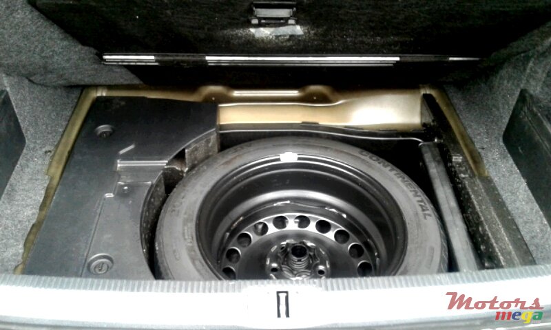 2008' Volkswagen Passat FSI photo #7