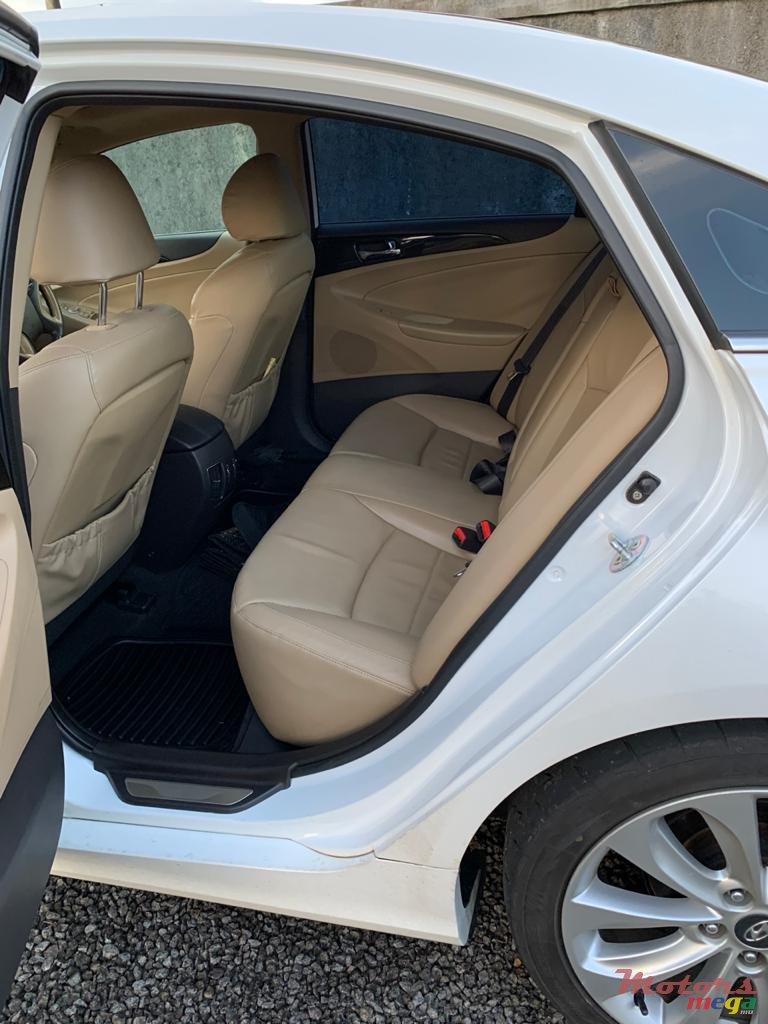 2011' Hyundai Sonata 2011 photo #4