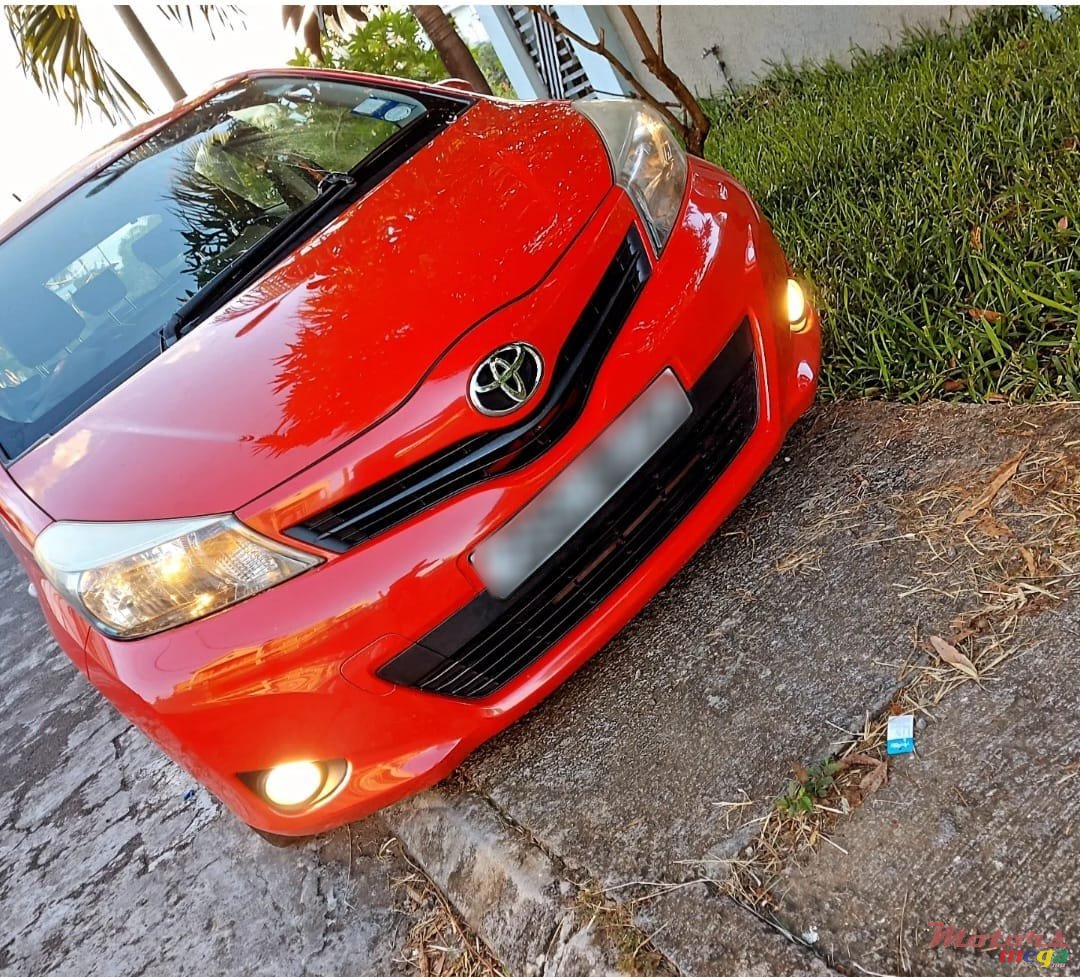 2013' Toyota MANUELLE photo #2