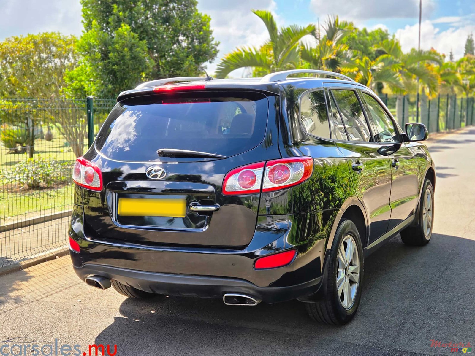 2010' Hyundai Santa Fe 2.4 GLS 7 Seater photo #4