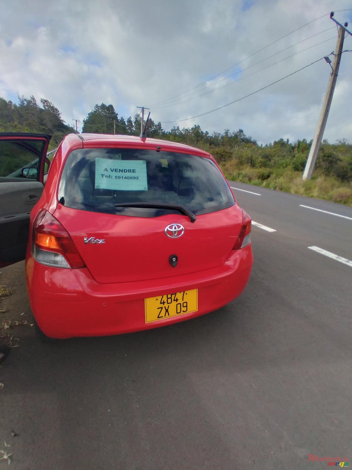 2009' Toyota Vitz nil photo #4