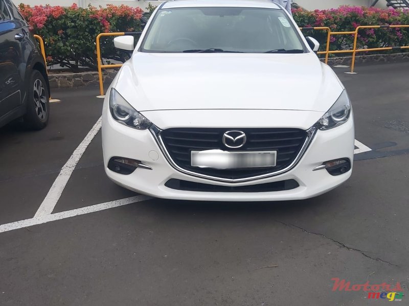 2017' Mazda 3 photo #2