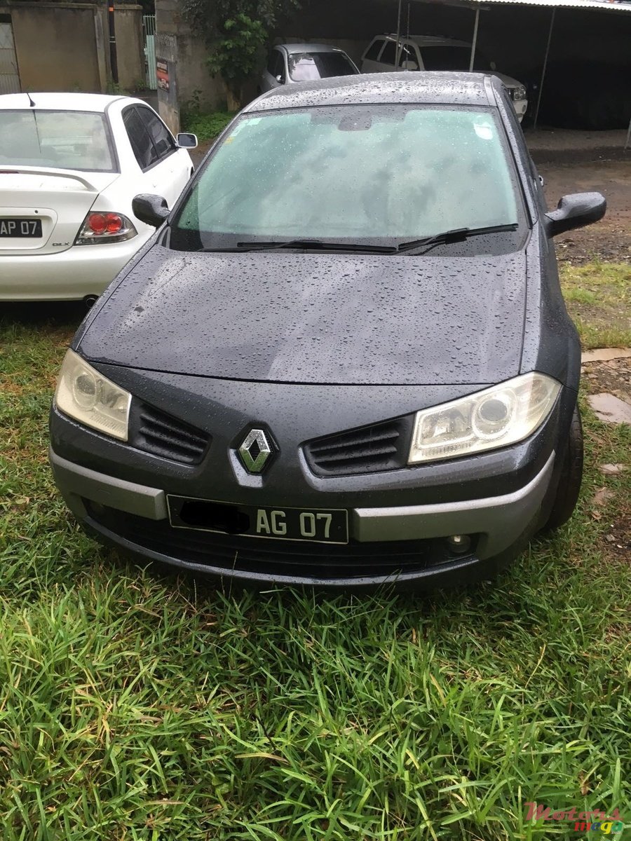 2007' Renault Megane photo #1