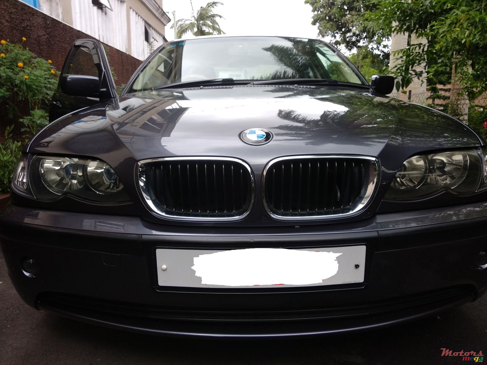 2004' BMW 318 photo #1