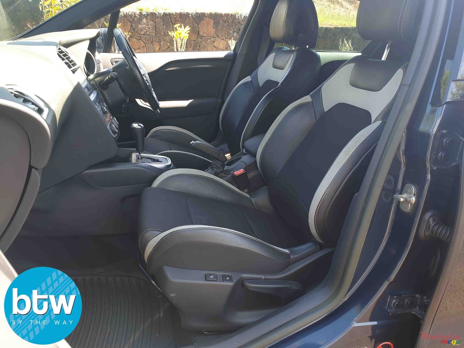 2014' Citroen DS 4 photo #5