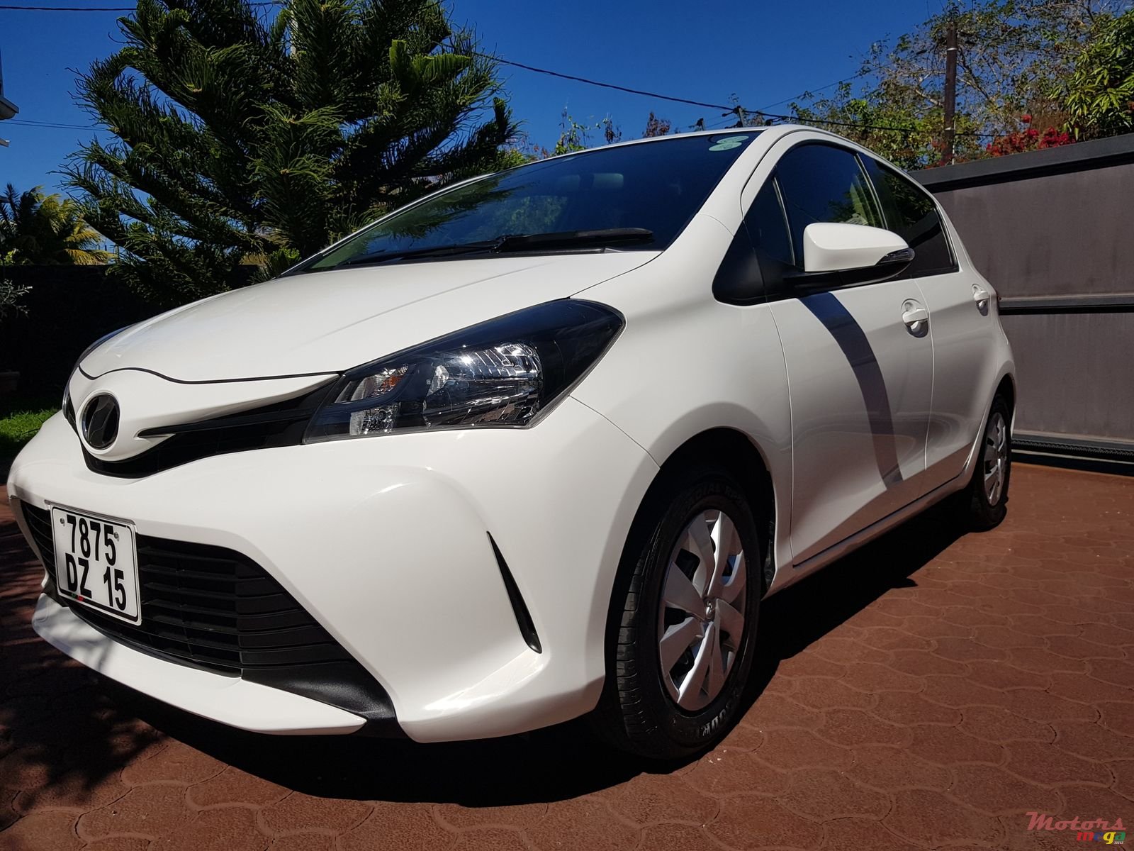 2015' Toyota Vitz photo #3
