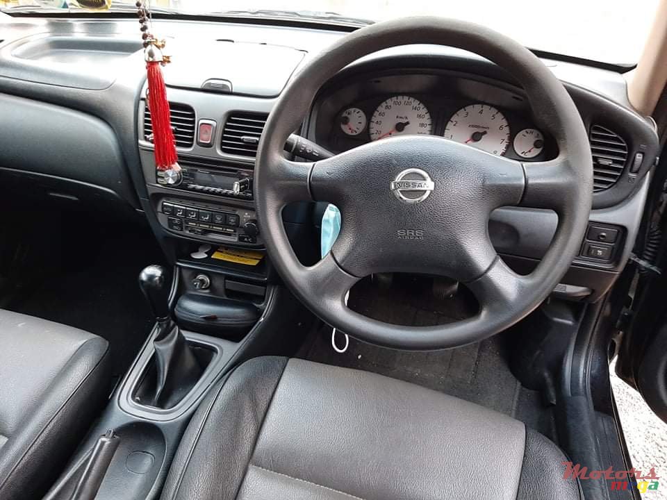 2005' Nissan 1400 photo #6