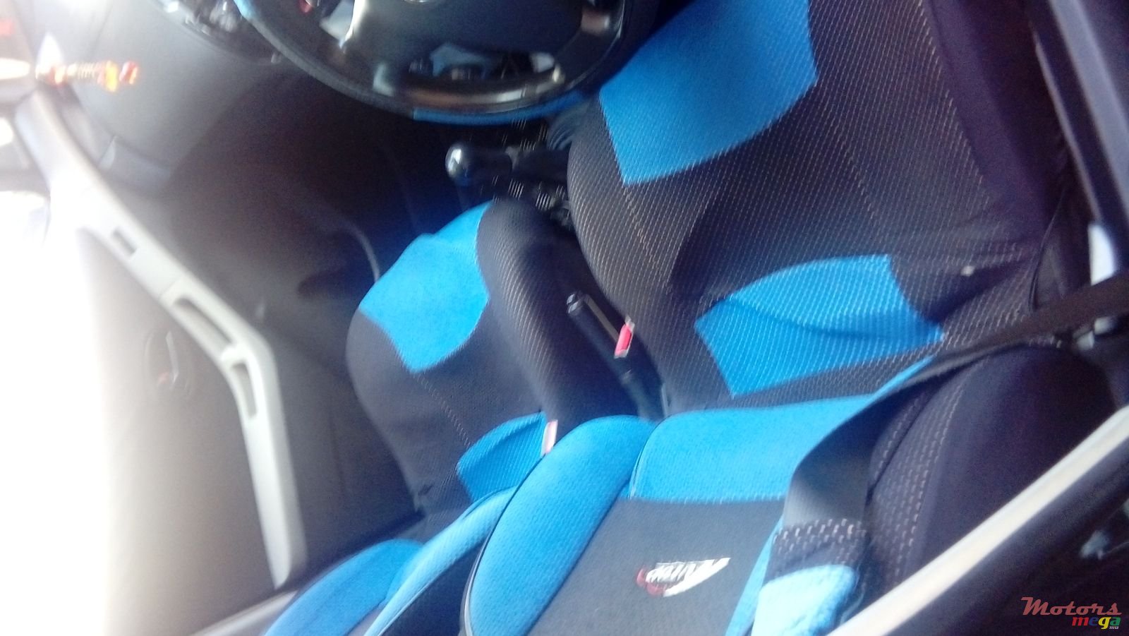 2009' Toyota Yaris Alloy wheels,fog lamps photo #2