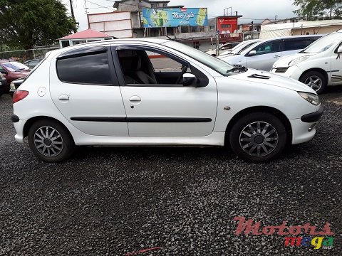 2005' Peugeot 206 photo #3