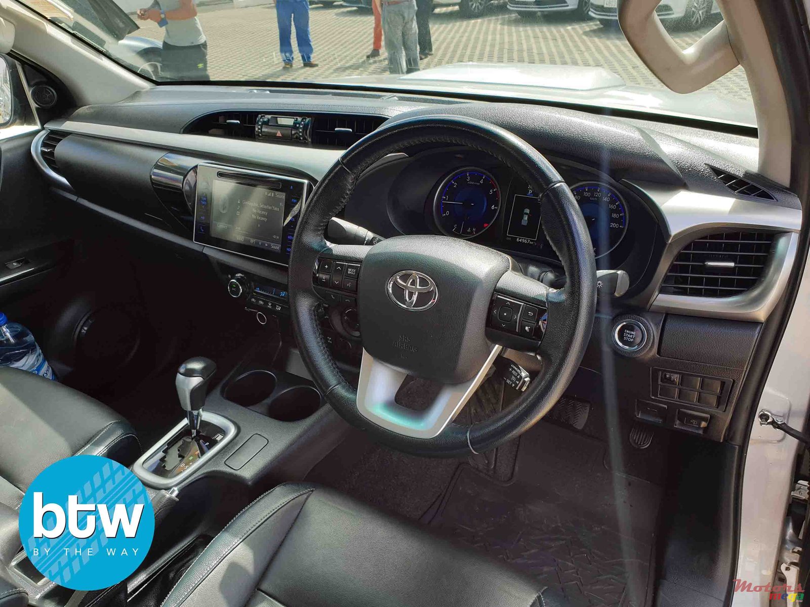 2017' Toyota Hilux photo #7