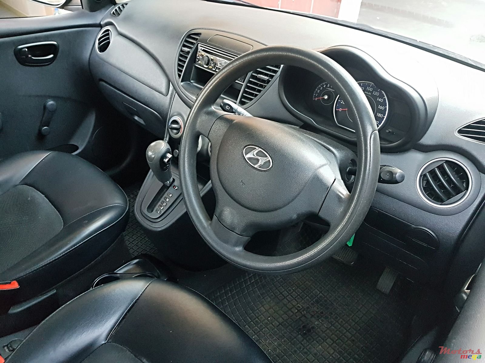 2012' Hyundai i10 automatic photo #4