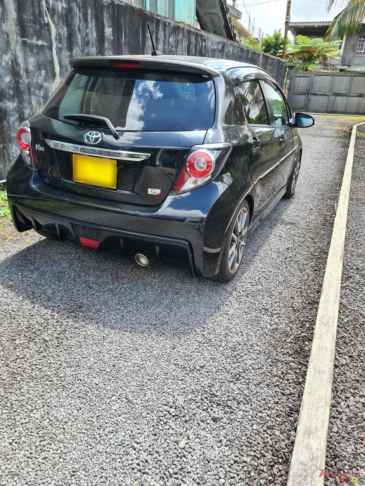 2011' Toyota Vitz RS G's photo #5