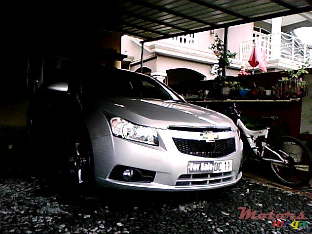 2011' Chevrolet Cruze LS photo #1