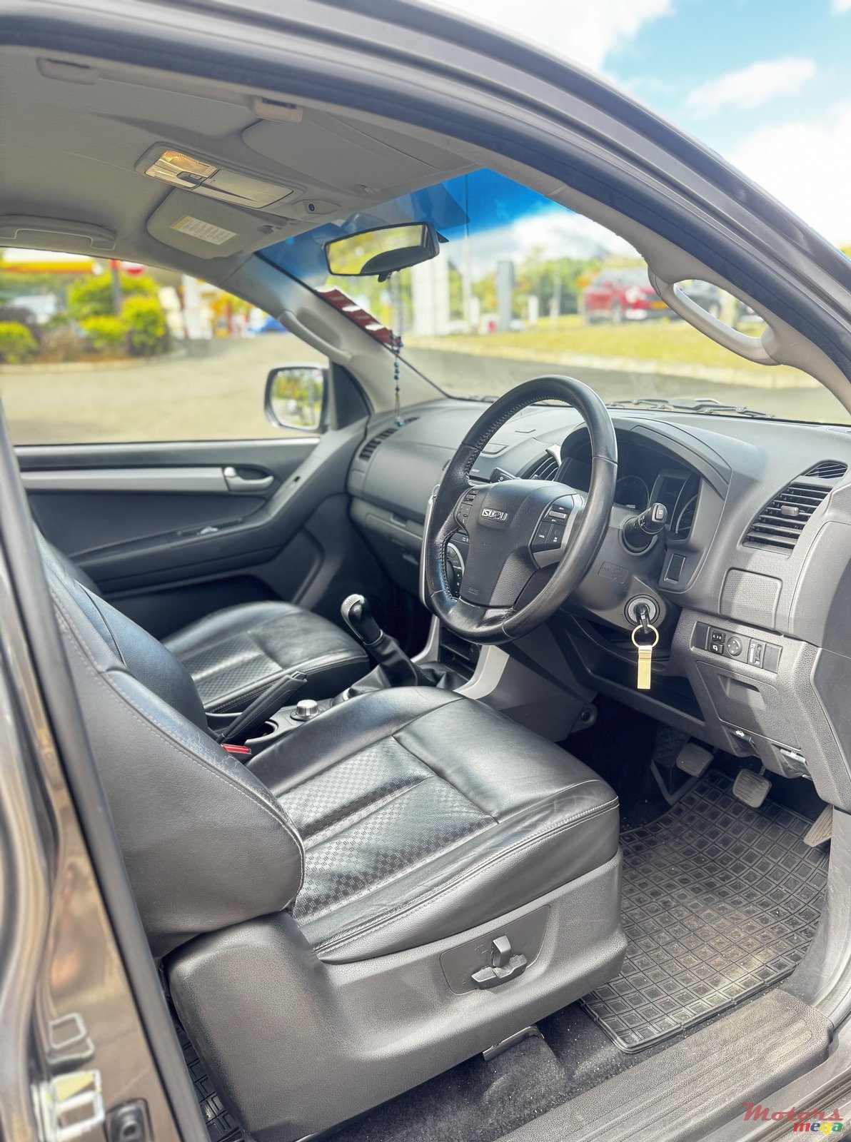 2016' Isuzu D-Max photo #4