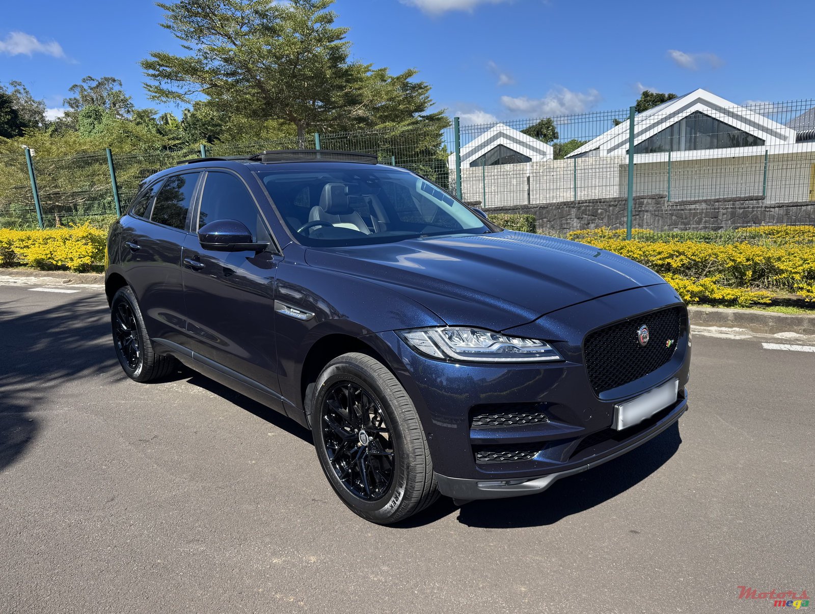 2018' Jaguar F-Pace photo #1