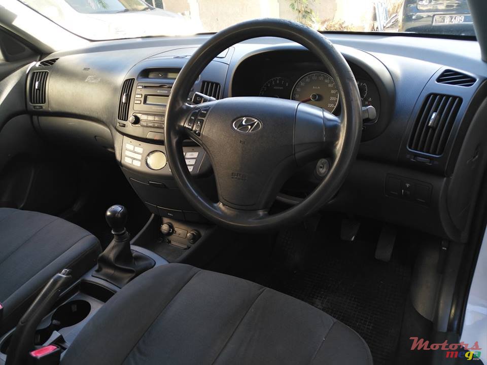 2010' Hyundai Elantra photo #7