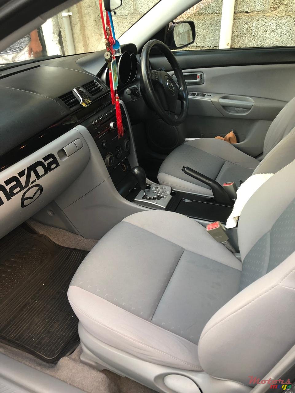 2005' Mazda Axela photo #7