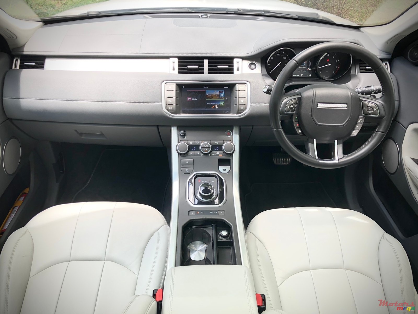 2017' Land Rover Range Rover Evoque photo #3