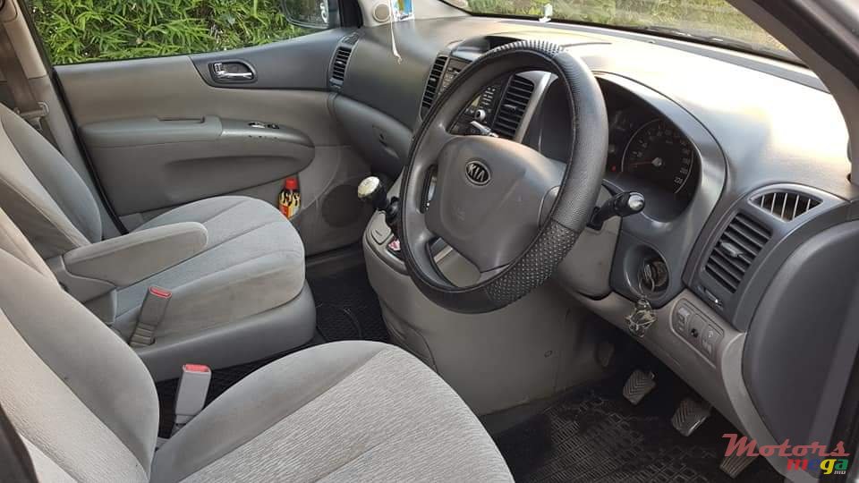 2012' Kia Carnival 7 seater photo #5
