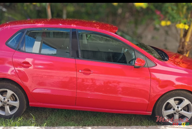 2013' Volkswagen Polo photo #3