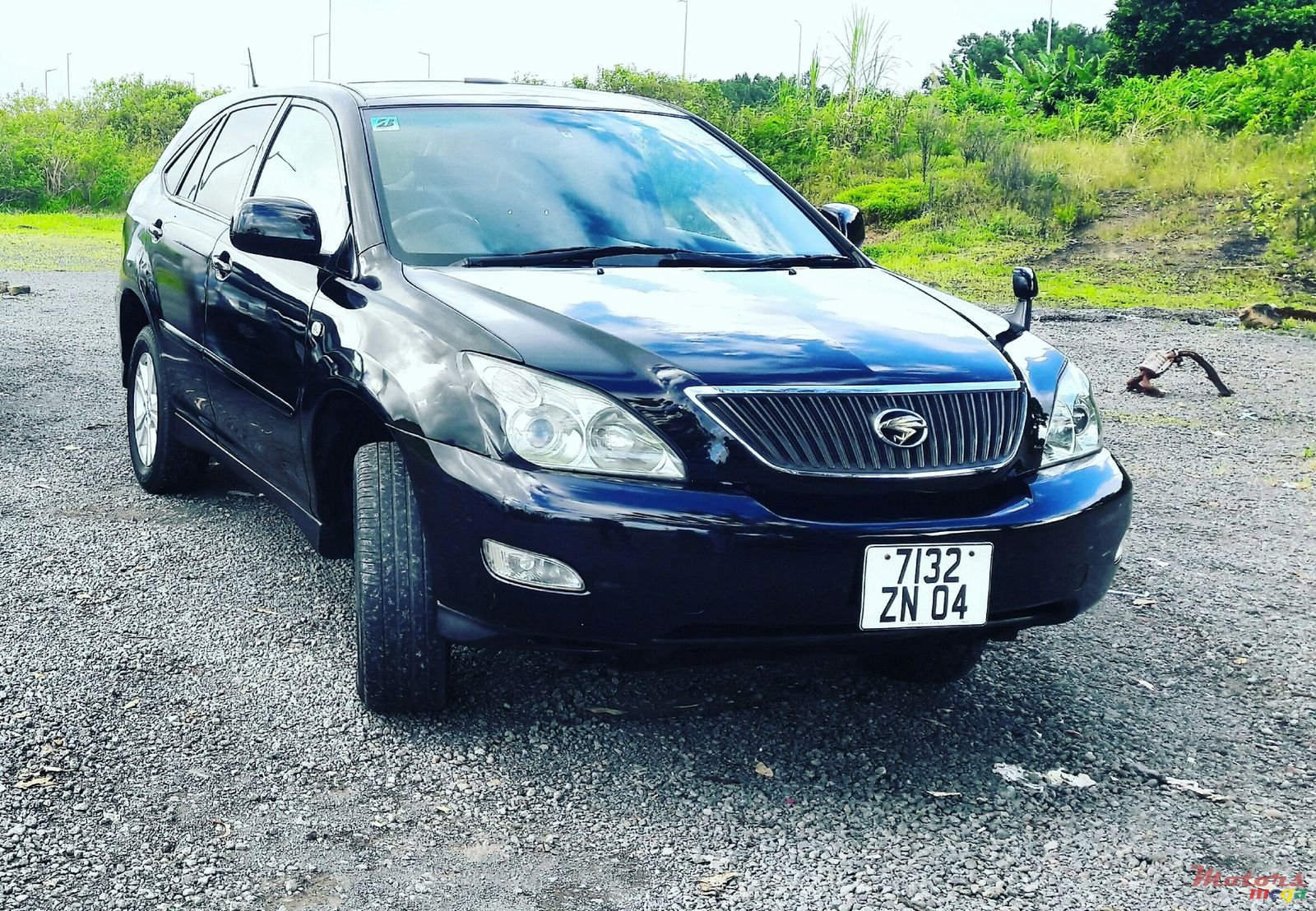 2004' Toyota Harrier 240G photo #2
