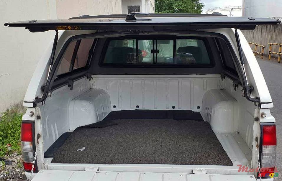 2010' Nissan Navara (2x4) call 54227164 photo #6