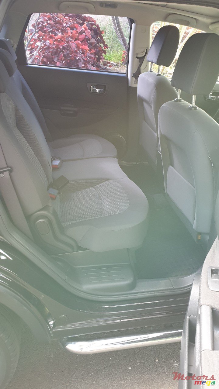 2010' Nissan Qashqai+2 photo #5