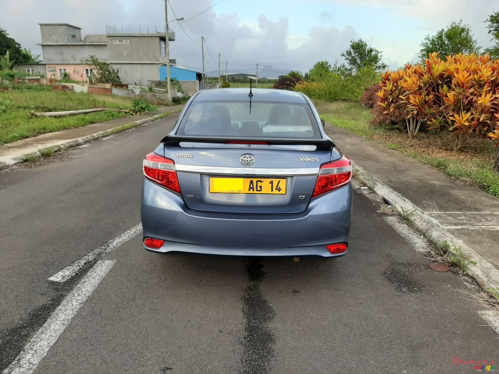 2014' Toyota Yaris photo #6