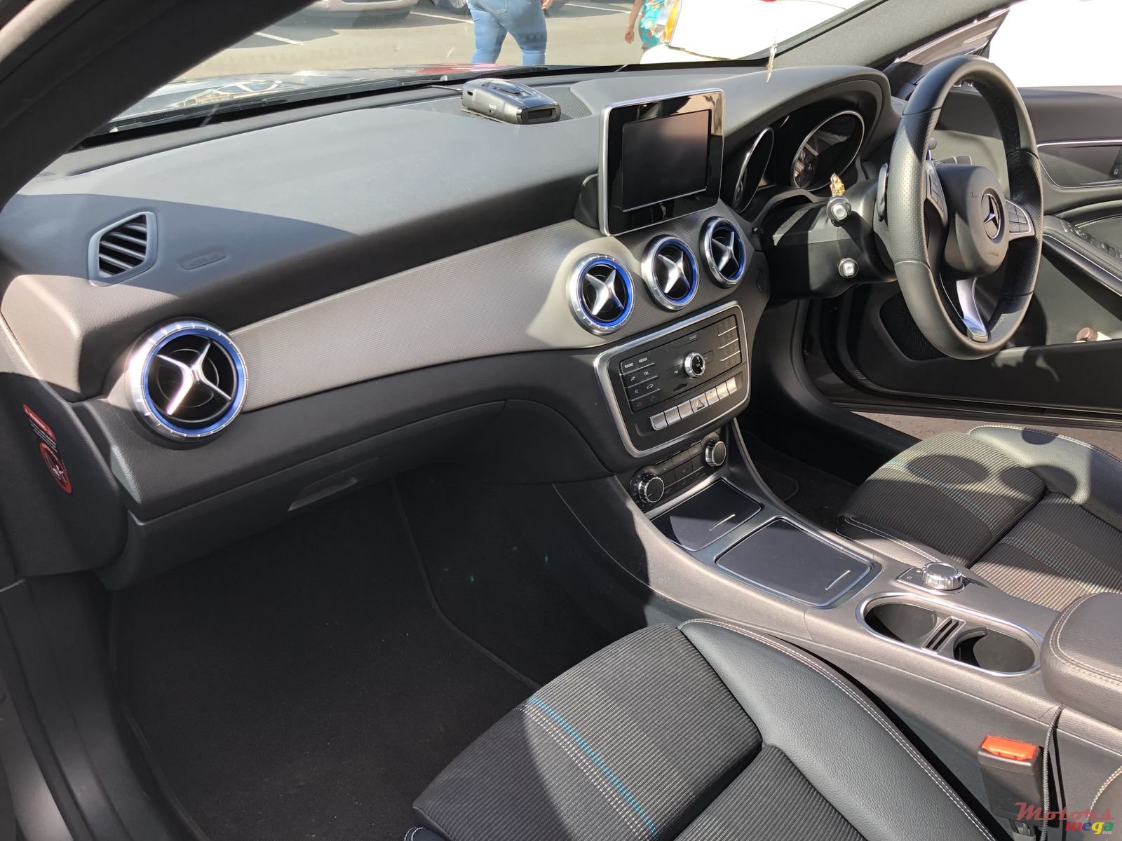 2017' Mercedes-Benz CLA 200 Urban line photo #5