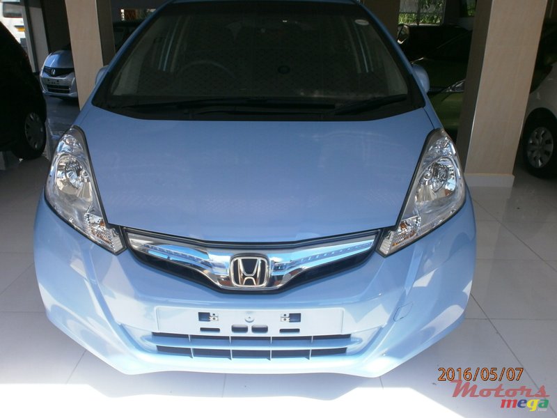 2012' Honda Fit hybrid photo #1
