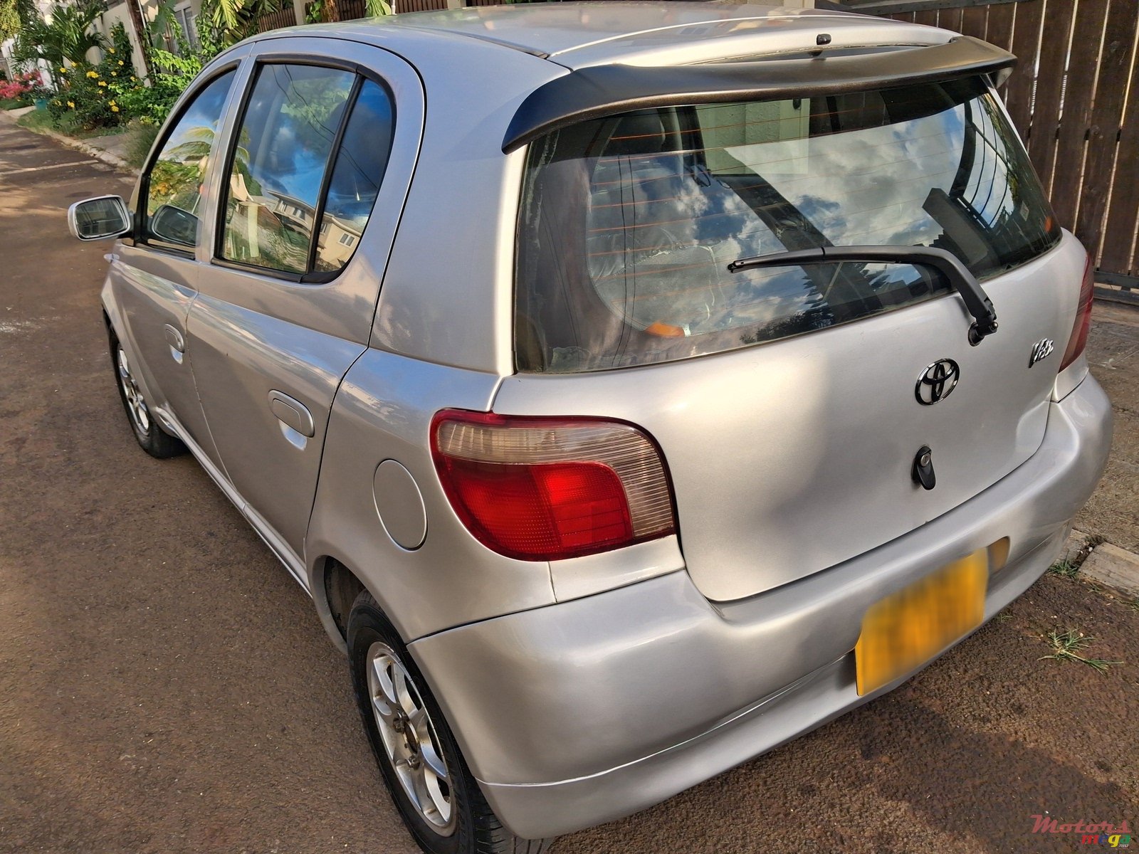 2000' Toyota Vitz photo #5
