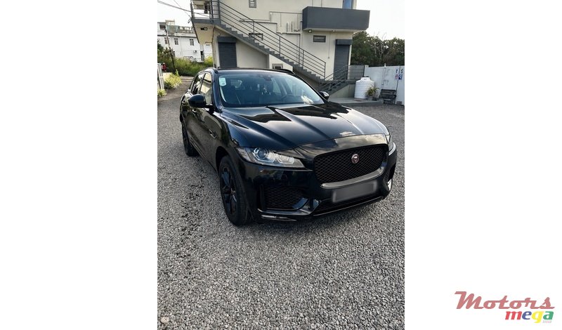 2019' Jaguar F-Pace photo #1