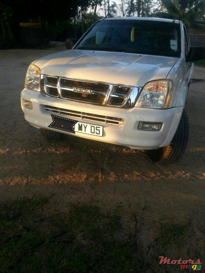 2005' Isuzu D-Max photo #3