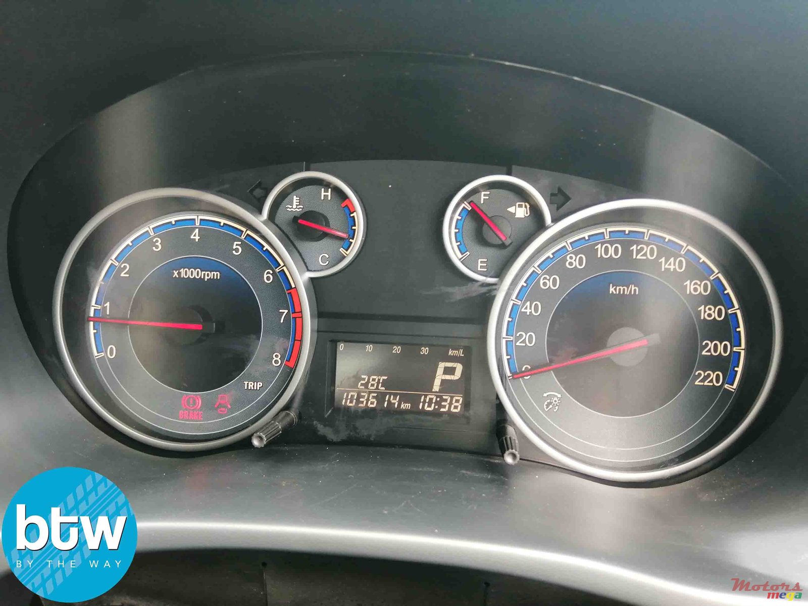 2011' Suzuki SX4 photo #7