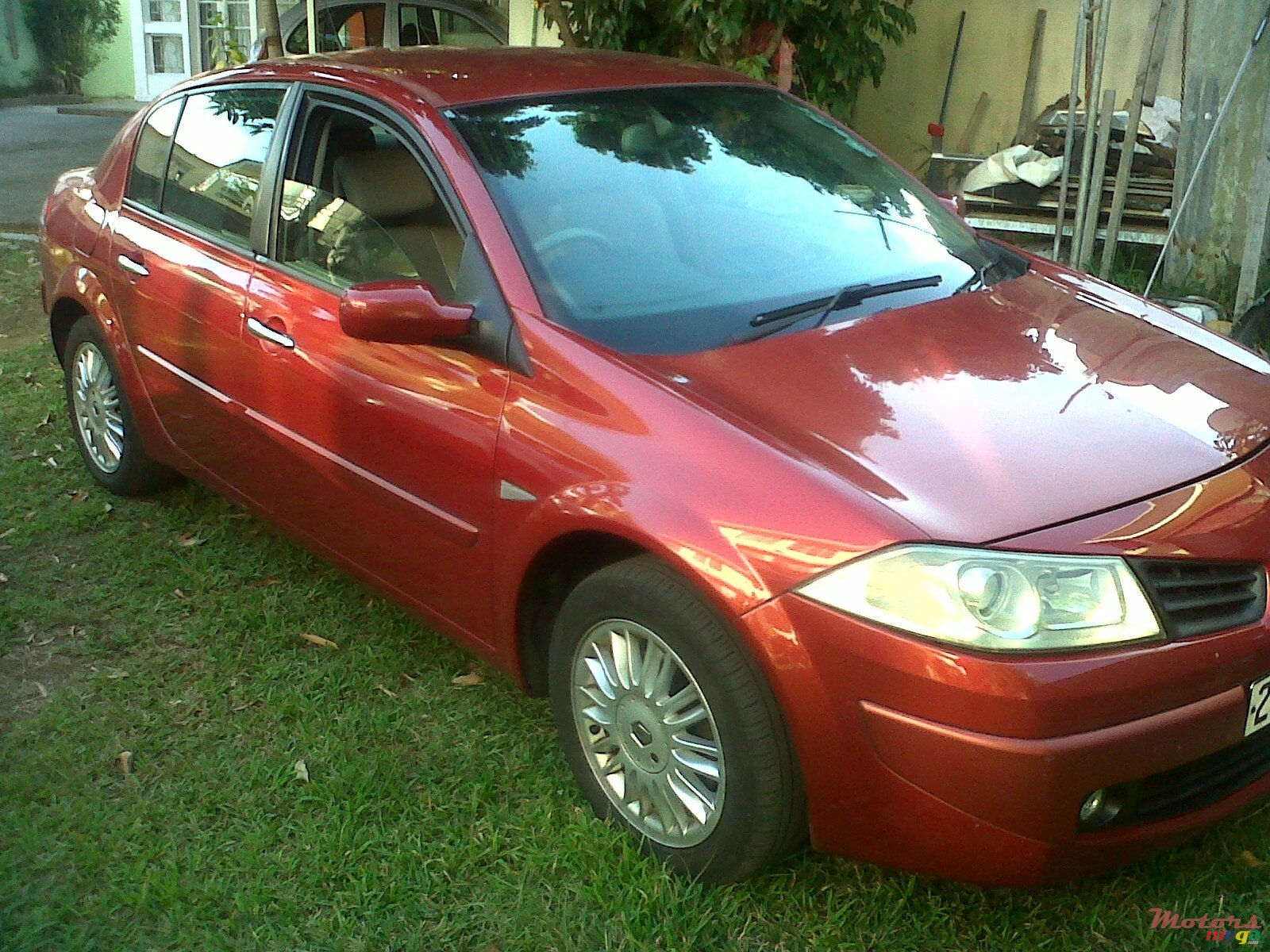 2007' Renault Megane photo #1