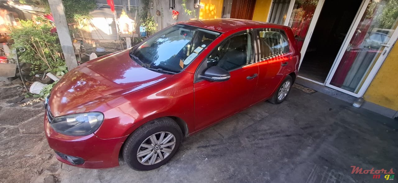 2010' Volkswagen Golf photo #1