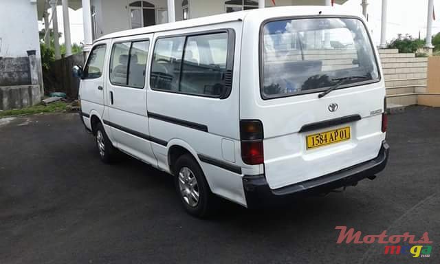 2001' Toyota Hiace photo #3