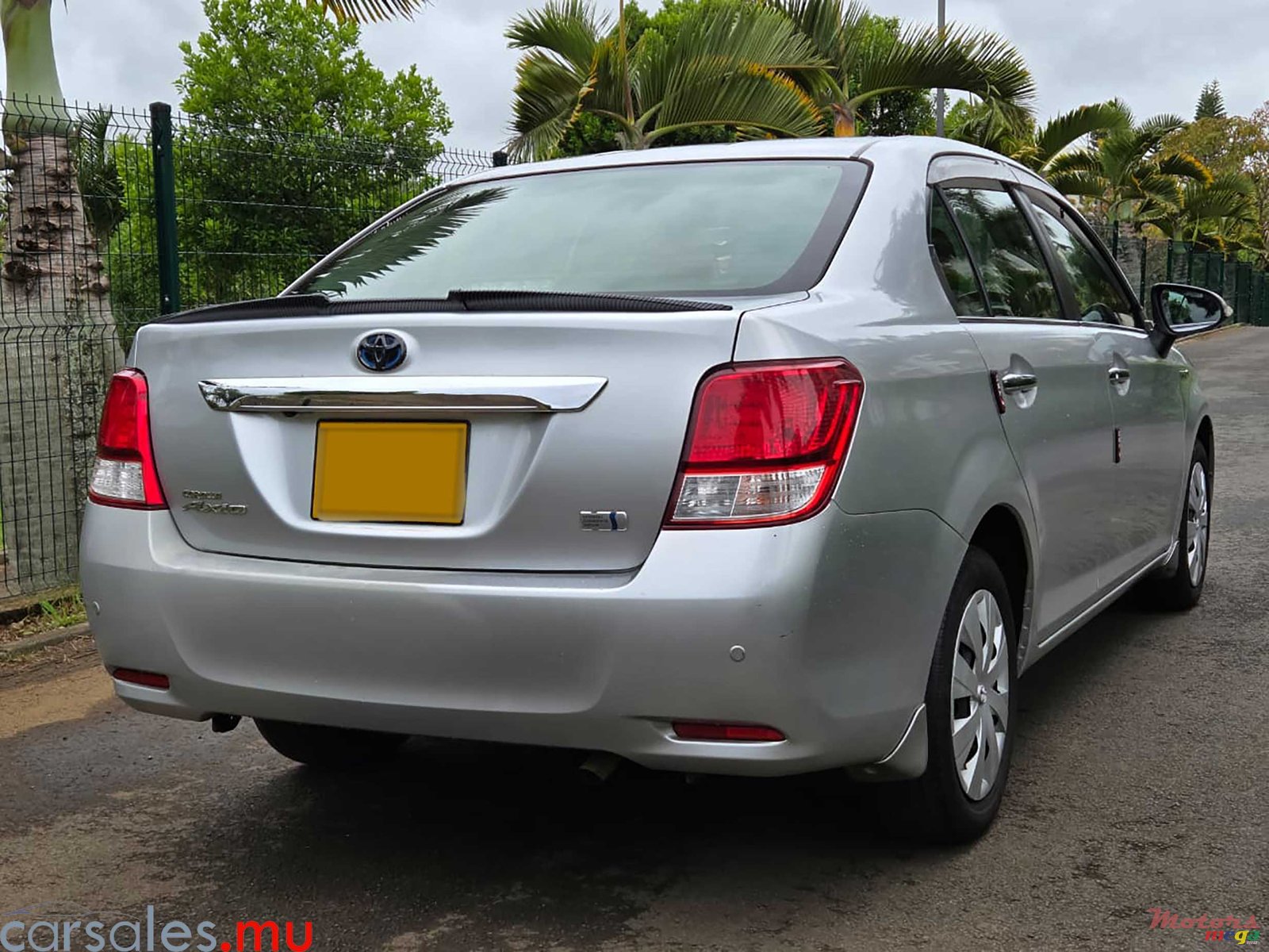 2013' Toyota Axio 1.5 Hybrid photo #5