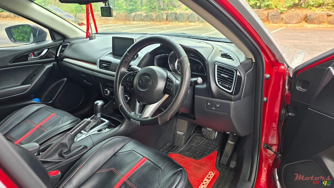 2016' Mazda 3 Deluxe edition skyactive photo #6