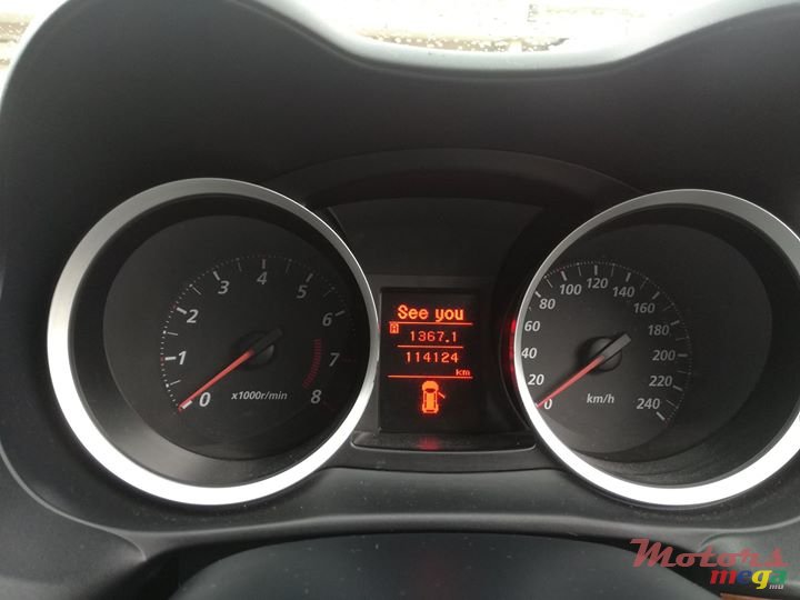 2010' Mitsubishi Lancer X EX photo #6