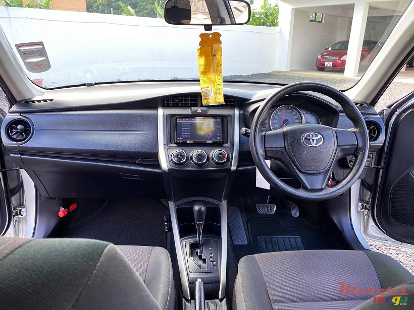 2017' Toyota Axio Fielder Facelift 1.5L photo #3