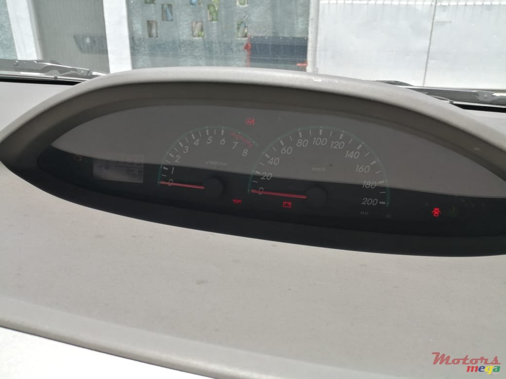 2008' Toyota Yaris photo #6