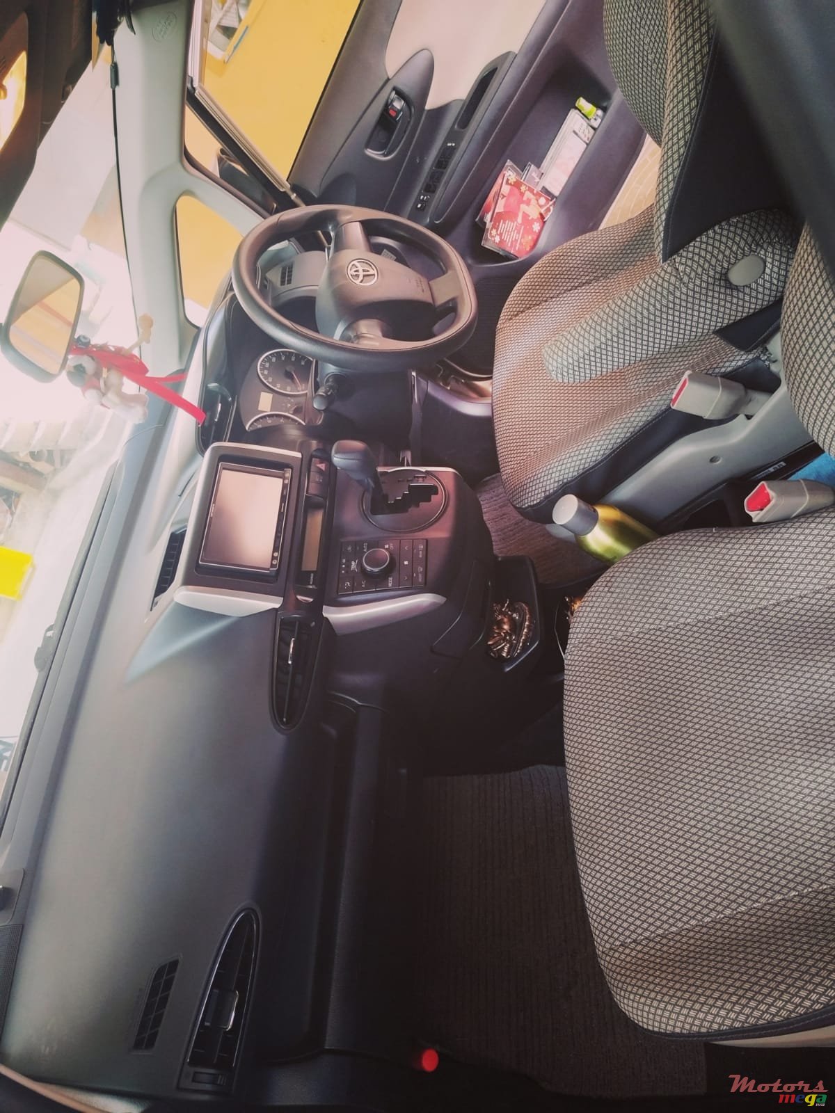 2013' Toyota Wish photo #4