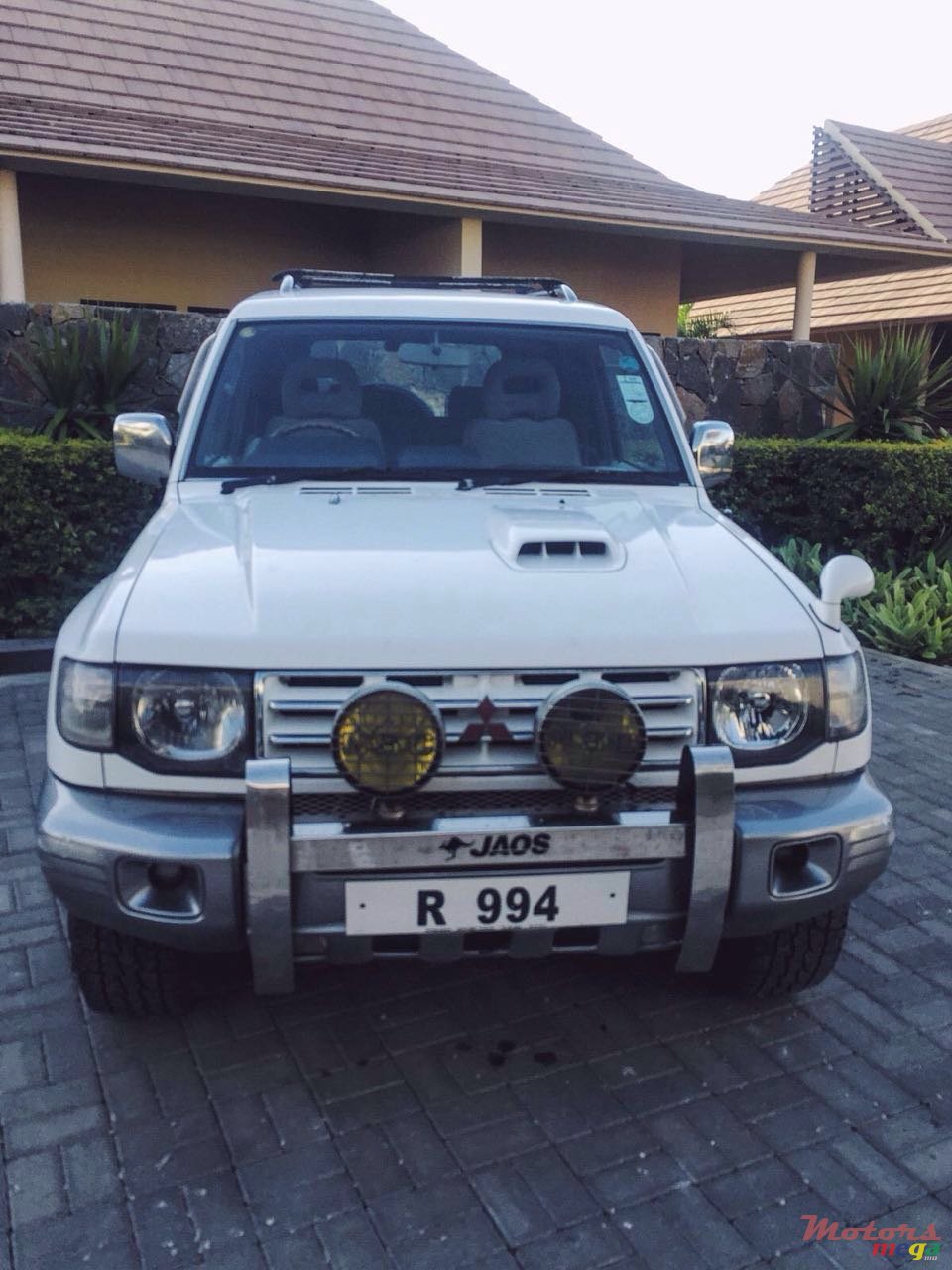 1998' Mitsubishi Pajero photo #2